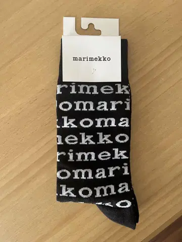 marimekko KASVUA LOGO 삭스 블랙