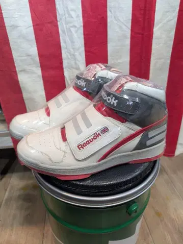 REEBOK ALIEN STOMPER MID 28.5 V66526