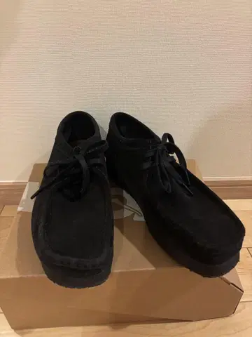Clarks wallabee boot 26.5 auralee