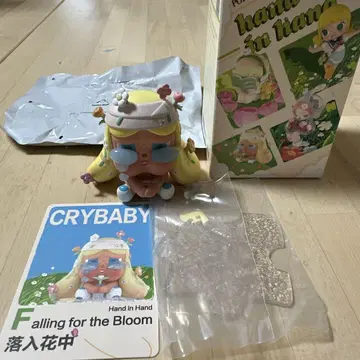POPMART Hand in Hand CRYBABY 정품