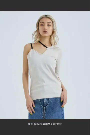 [ FUMIE=TANAKA/후미에타나카 ] 비대칭 라인 TEE