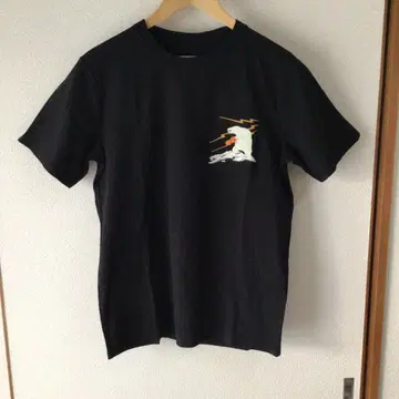 스카잔 패턴 (흰곰 자수) T셔츠