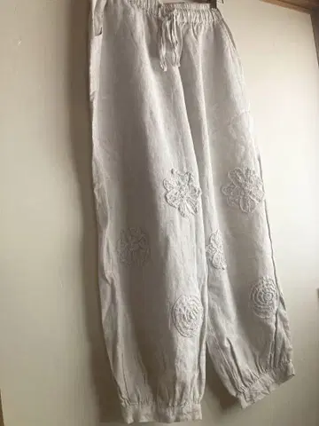 린넨 아플리케 팬츠/아이보리/넉넉한핏/린넨/허리밴딩/내추럴
