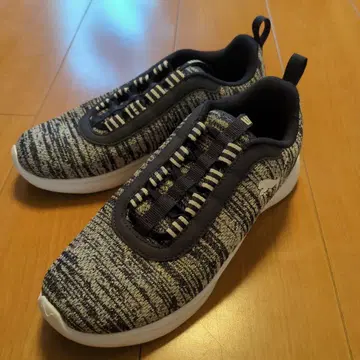 [새상품급] puma 스니커즈 25cm