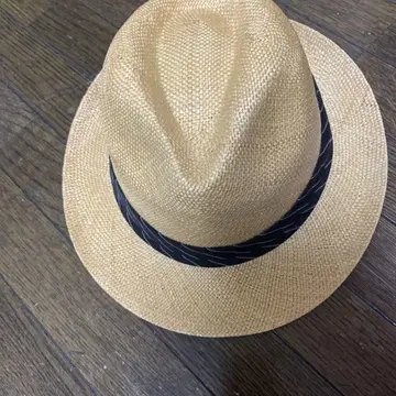 스트라이프 리본 포함 밀짚모자