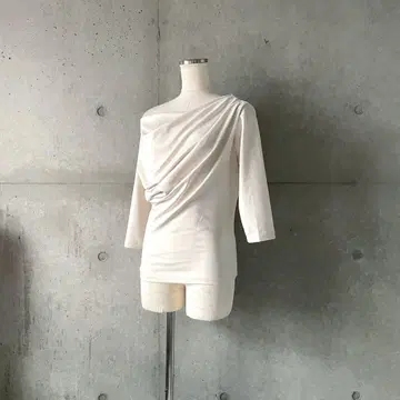 원숄더 아지메 드레이프 7부 소매 티셔츠 크림 S