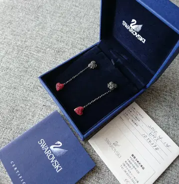 스와로브스키 앨리스 인 원더랜드 콜라보 귀걸이 디즈니