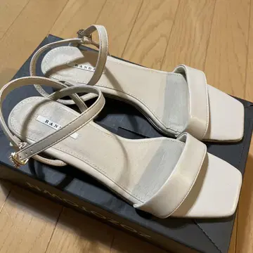RANDA 란다 스트랩 샌들 클리어 힐