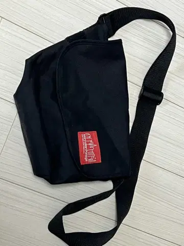 즉시 결제 배송비 포함 블랙 맨해튼 포티지 메신저 백