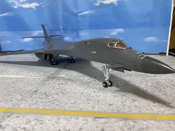 B-1B 랜서 1/72 스케일 프라모델 완성품 MPC