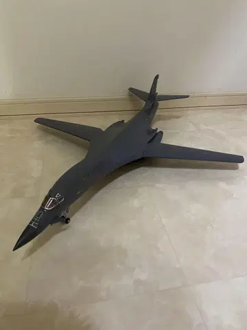 B-1B 랜서 1/72 스케일 프라모델 완성품 MPC