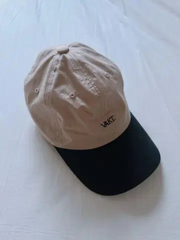( 20 ) VAKT. CAP / BEIGE