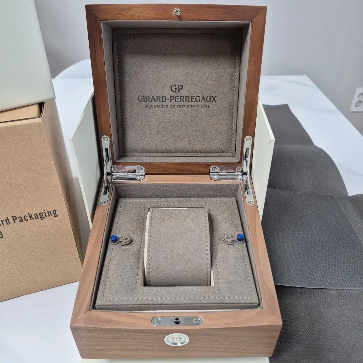 GP Girard Perregaux Genuine Wooden Box Watch Box Case