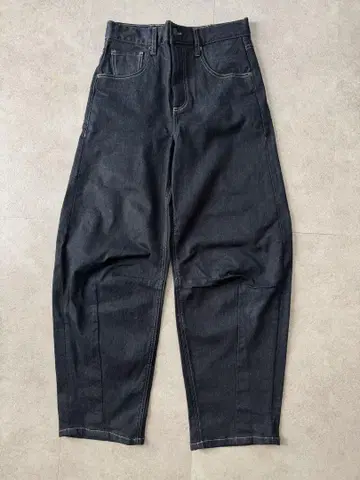ZARA 배럴 데님 오일 코팅 네이비 34 사이즈