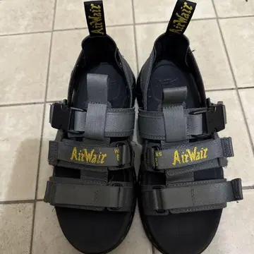 Dr. Martens 샌들 24cm