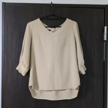 BEATRICE 베아트리스 백리본 상의