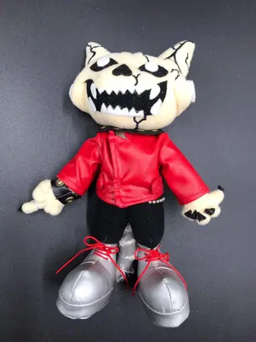 헬캣펑크 봉제 인형 뼈대 내장 새상품급 중고