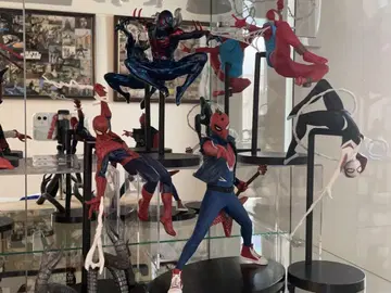 스파이더맨 스파이더맨 2099 & 스파이더 그웬 피규어 세트