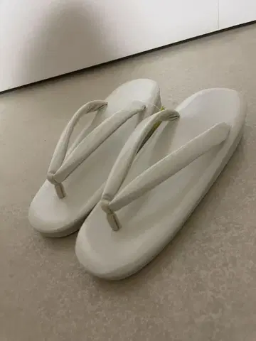 카렌 블로쏘 화이트 조리 심플