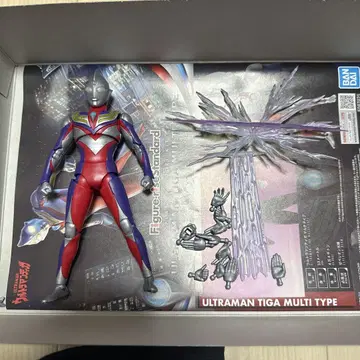 Figure-rise Standard 울트라맨 티가 멀티 타입 조립 완료
