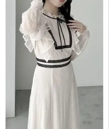 dazzlin 바이컬러 레이스 라인 원피스 아이보리 S
