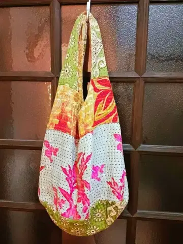 People Tree 리사이클 샐리 칸타 자수 백