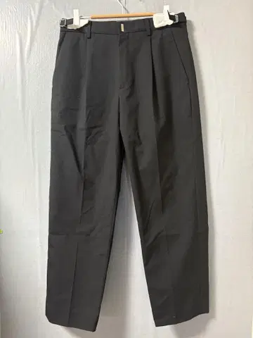IRENISA ONE TUCK TAPERED PANTS