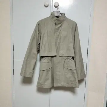 스터링 루어 숏 기장 트렌치코트 베이지 사이즈 0