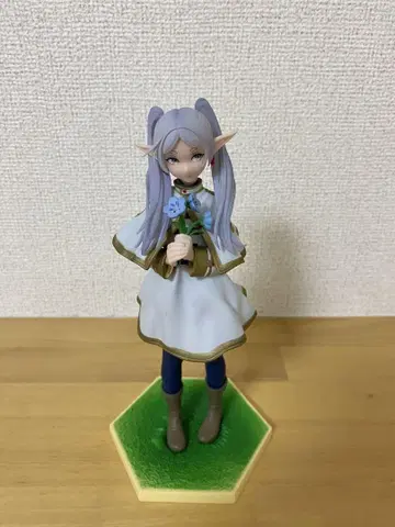 장송의 프리렌 피규어 꽃다발 포함 약 20cm