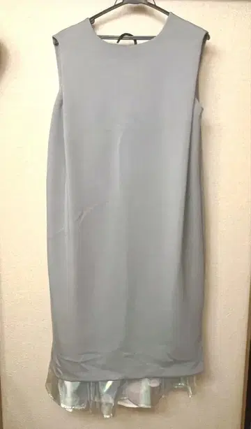 AMERI 그레이 슬리브리스 원피스