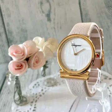 [ 레어 ] Ferragamo 페라가모 손목시계 간치니 SFIY