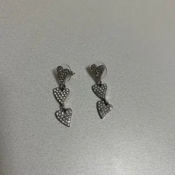 실버 하트 모양 크리스탈 귀걸이