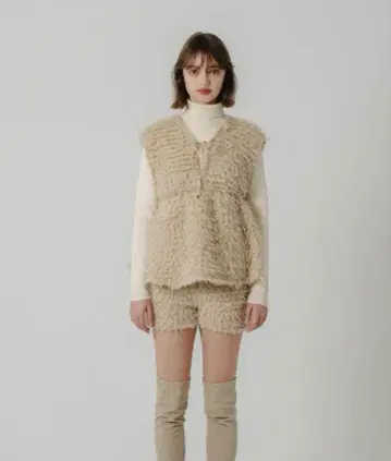 Eaphi FLUFFY PEPLUM VEST Eaph