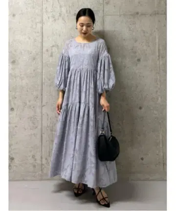 미라 오웬 시어 자카드 원피스 라이트 블루