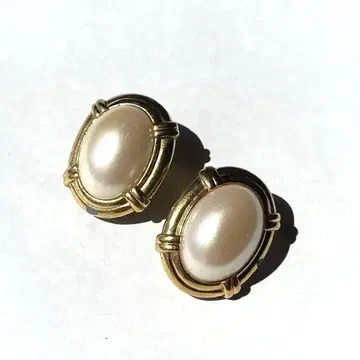 영국 현지 구매 vintage 골드 톤 타원형 귀찌
