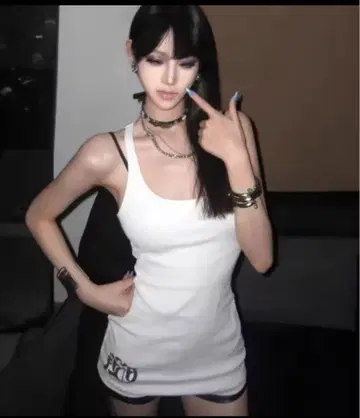 아트 워크 화이트 탱크탑