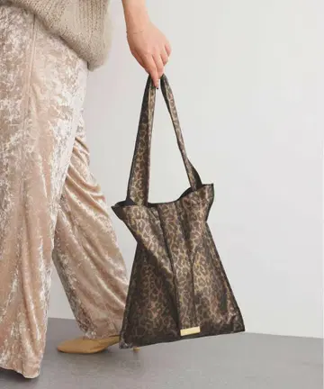 ITTI/이치 SLOBE 별주 TOTE M LEO