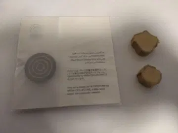 오사카 간사이 엑스포 아랍에미리트 UAE 핀즈 배지 나무 조각 포함