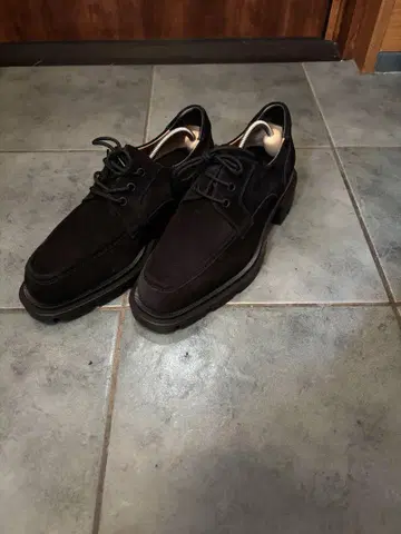 Christian Louboutin 스웨이드 가죽 신발 블랙