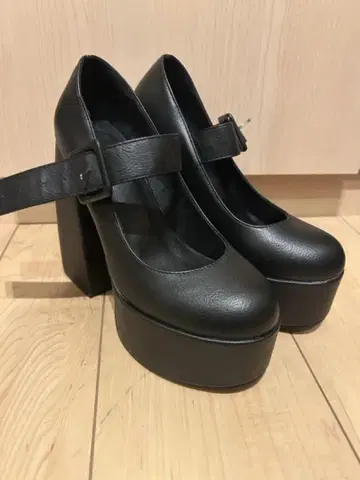 통굽 부츠 블랙