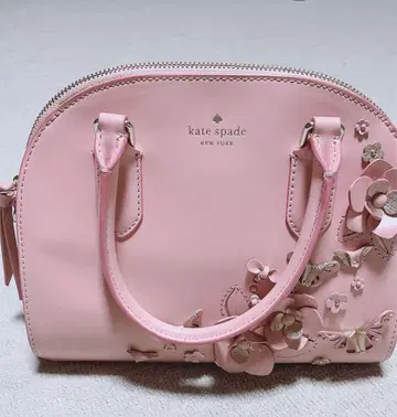 kate spade 핑크 꽃 장식 나비 숄더백