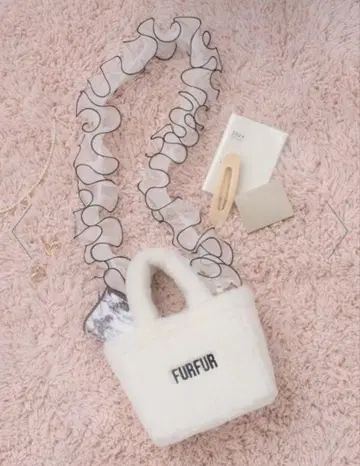 FURFUR 에코 퍼 토트백 아이보리