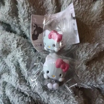 헬로키티 2개 세트 캡슐 토이