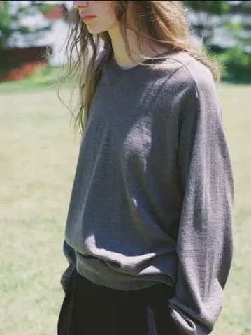 LIDNM W/Si/Ca 18G V Neck Knit