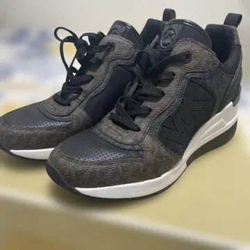 Micheal Kors shoes