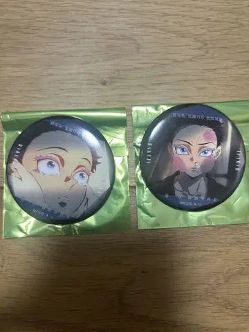 코마지 캔뱃지 2개