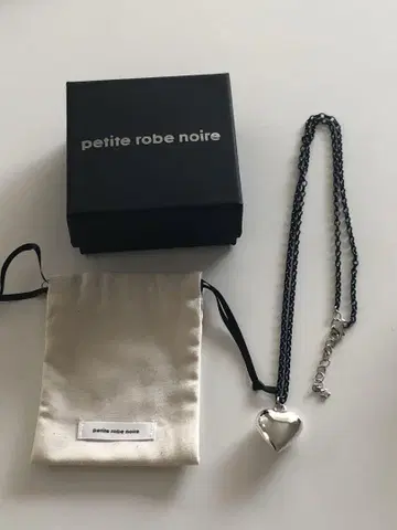 petite robe noire  하트 체인 목걸이