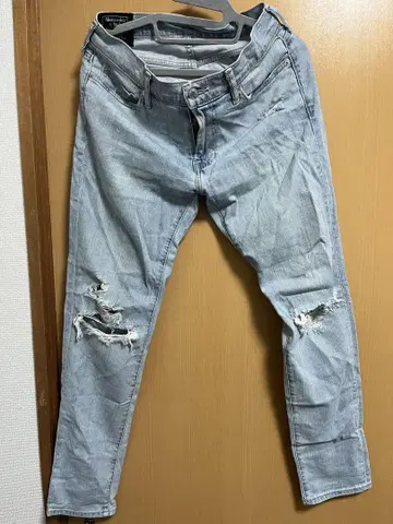 스키니 데님 라이트 블루 데미지 가공