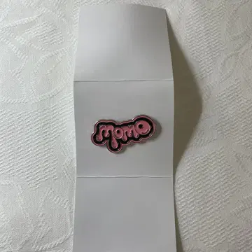 TWICE 모모 THIS IS FOR 랜덤 핀배지