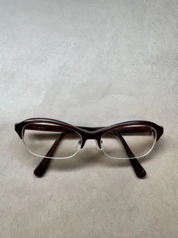 하쿠산 안경점 안경